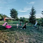 Semesterbostad Cudnie Tu - Wdzydze
