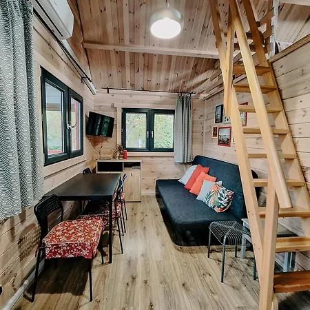 Cudnie Tu - Wdzydze Hébergement de vacances *